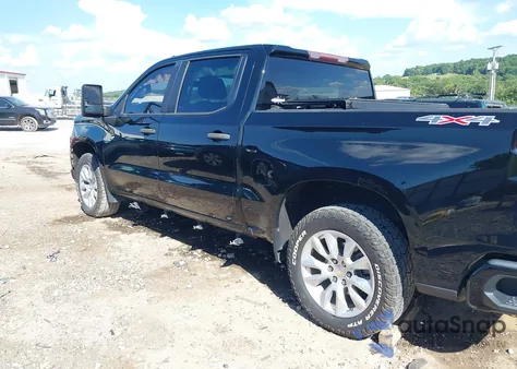 2019 Chevrolet Silverado 1500 Custom z USA, uszkodzony, nr VIN 3GCUYBEF7KG700633